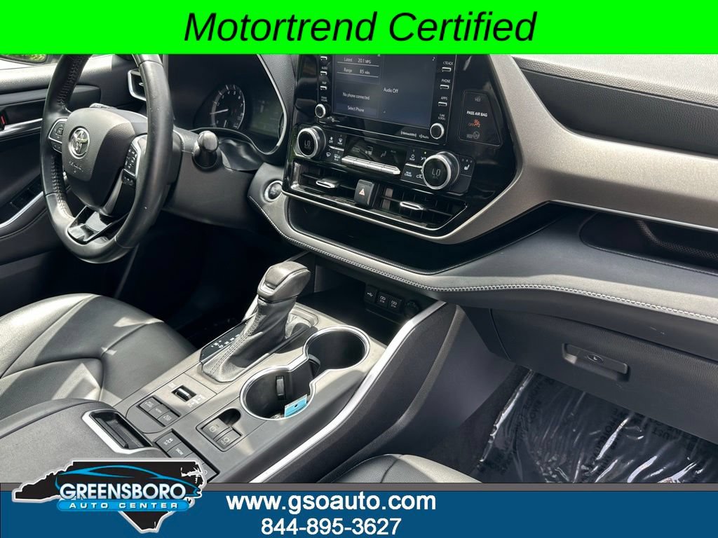 Used 2020 Toyota Highlander XLE AWD/4WD image 18