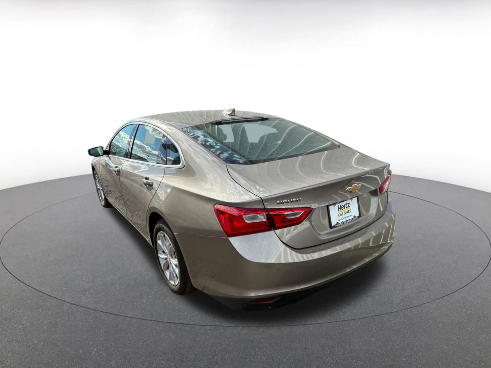 Used 2024 Chevrolet Malibu LT image 3
