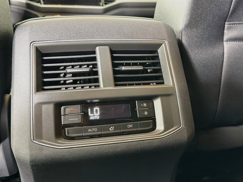 Used 2019 Volkswagen Atlas SEL R-Line FWD image 30