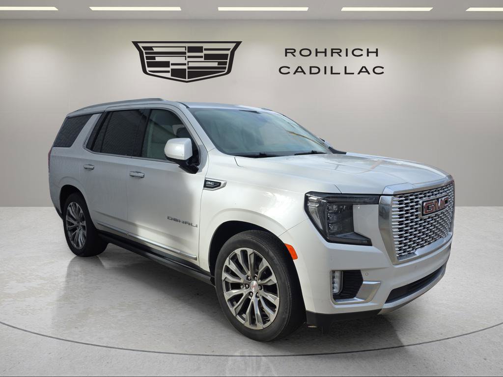 Used 2022 GMC Yukon Denali w/ Denali Premium Package image 3