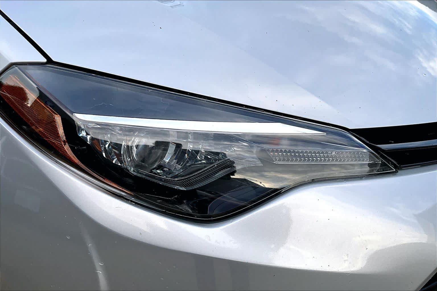 Used 2018 Toyota Corolla LE FWD image 26