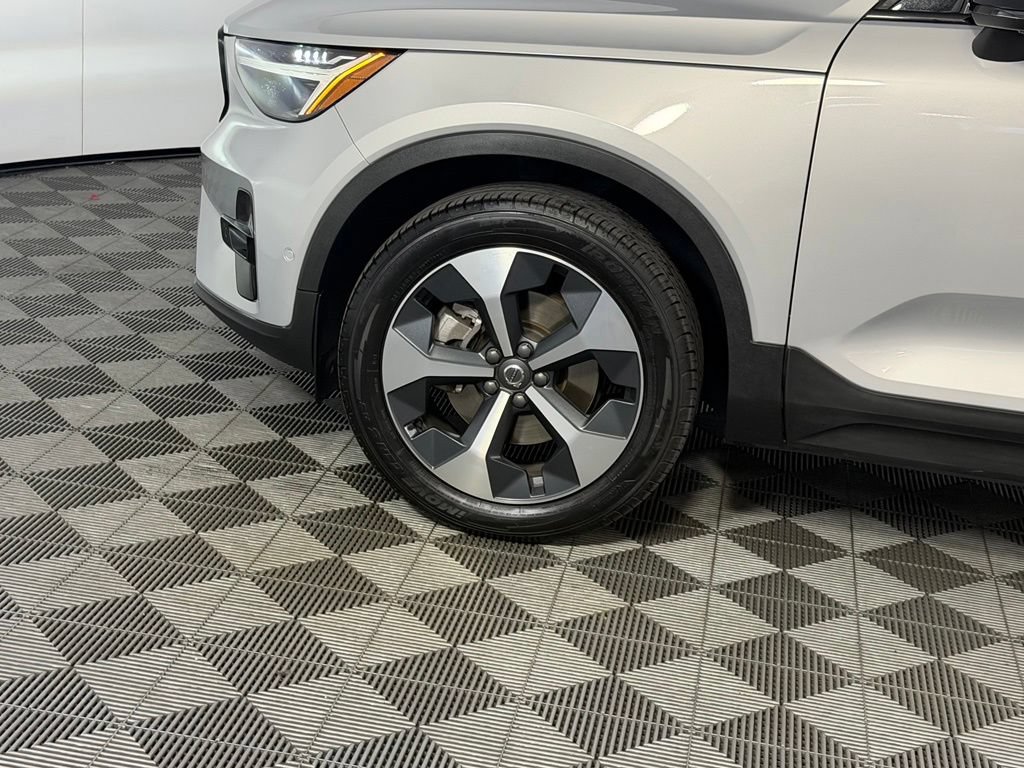 Used 2023 Volvo XC40 B5 Plus w/ Climate Package AWD/4WD image 12