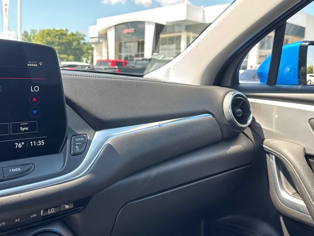 Used 2025 Chevrolet Blazer LT FWD image 30