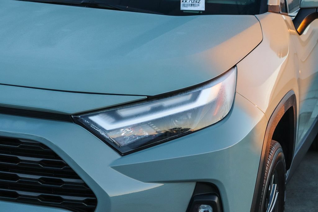 Used 2023 Toyota RAV4 XLE Premium AWD/4WD image 5
