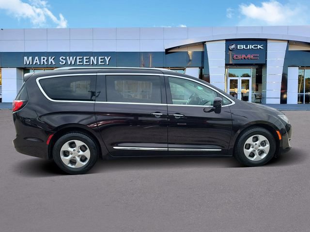 Used 2017 Chrysler Pacifica Touring-L Plus w/ Advanced Safetytec Group image 33