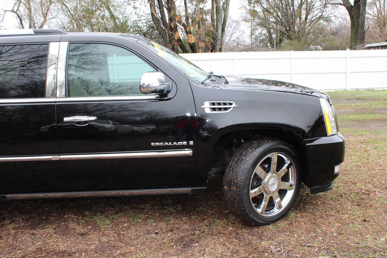 Used 2009 Cadillac Escalade AWD image 4