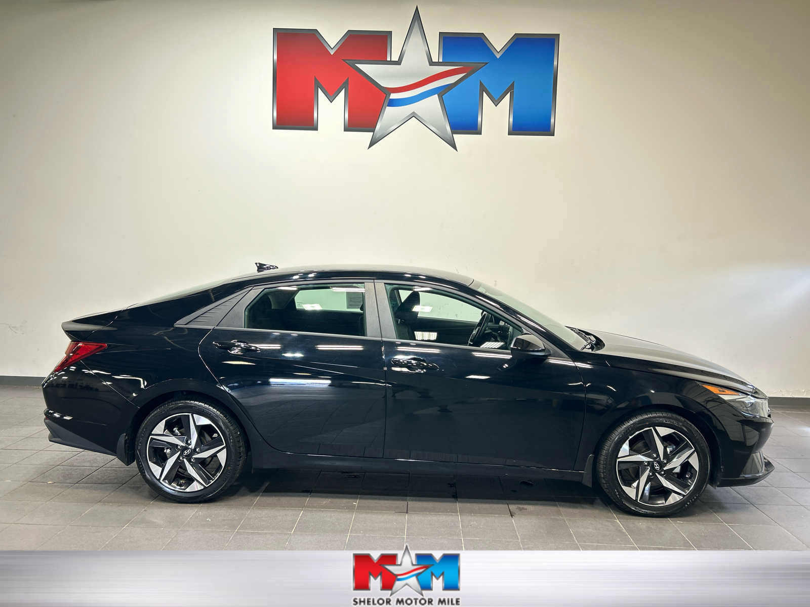 Used 2023 Hyundai Elantra SEL w/ Convenience Package FWD image 1