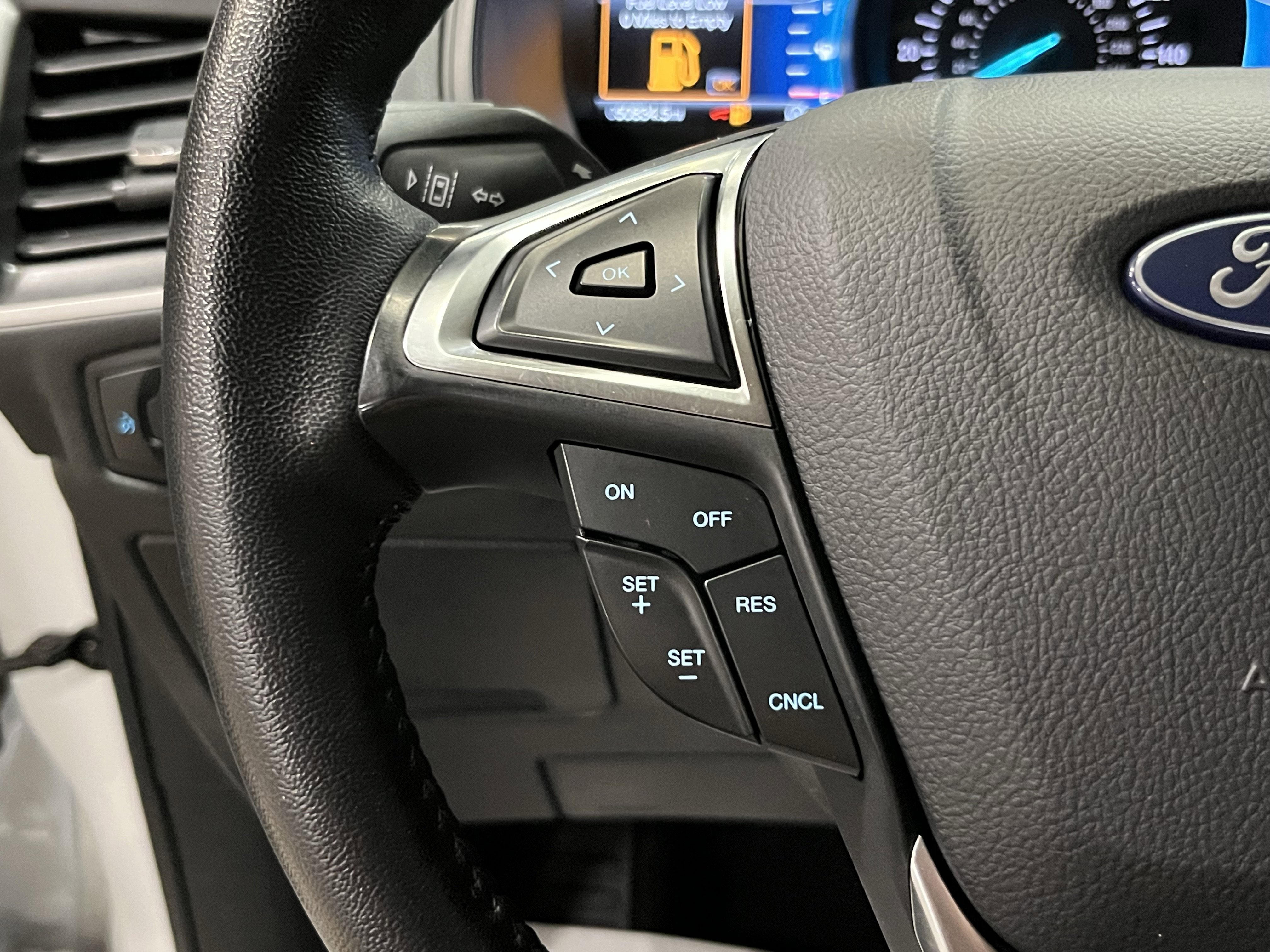 Used 2024 Ford Edge SEL image 19