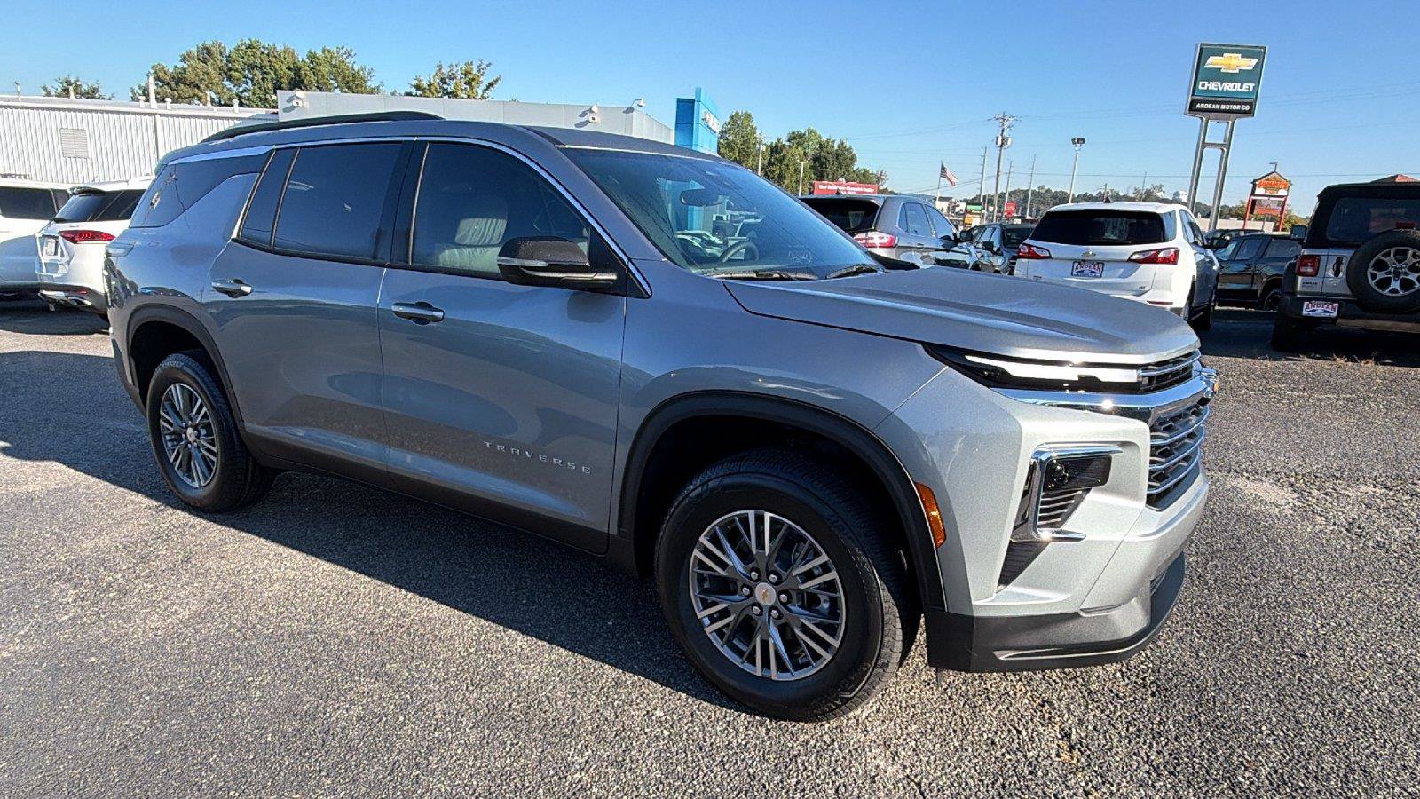 New 2027 Chevrolet Traverse LT FWD image 5