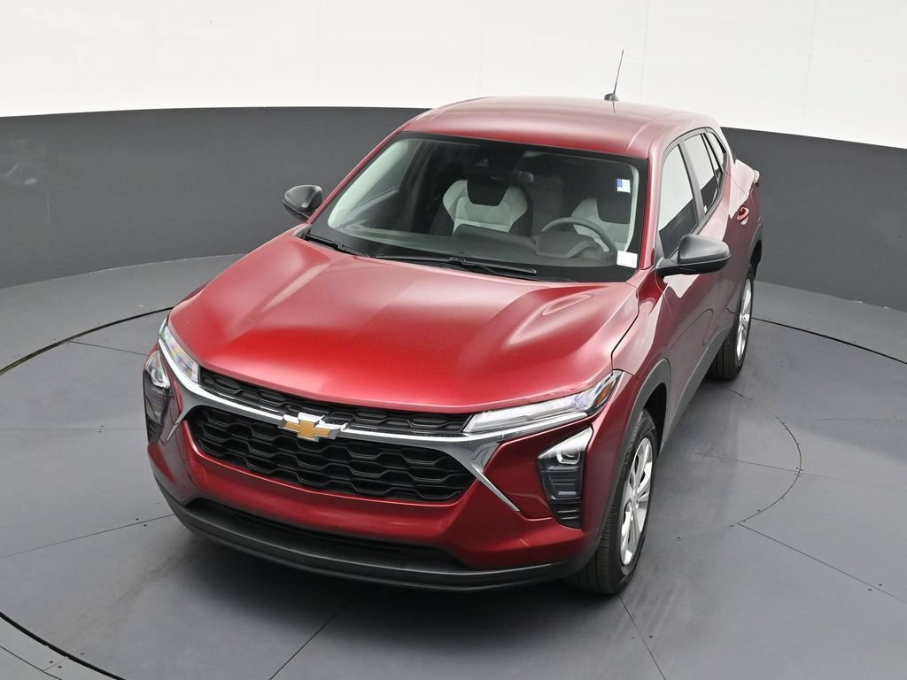 Used 2025 Chevrolet Trax LS FWD image 21