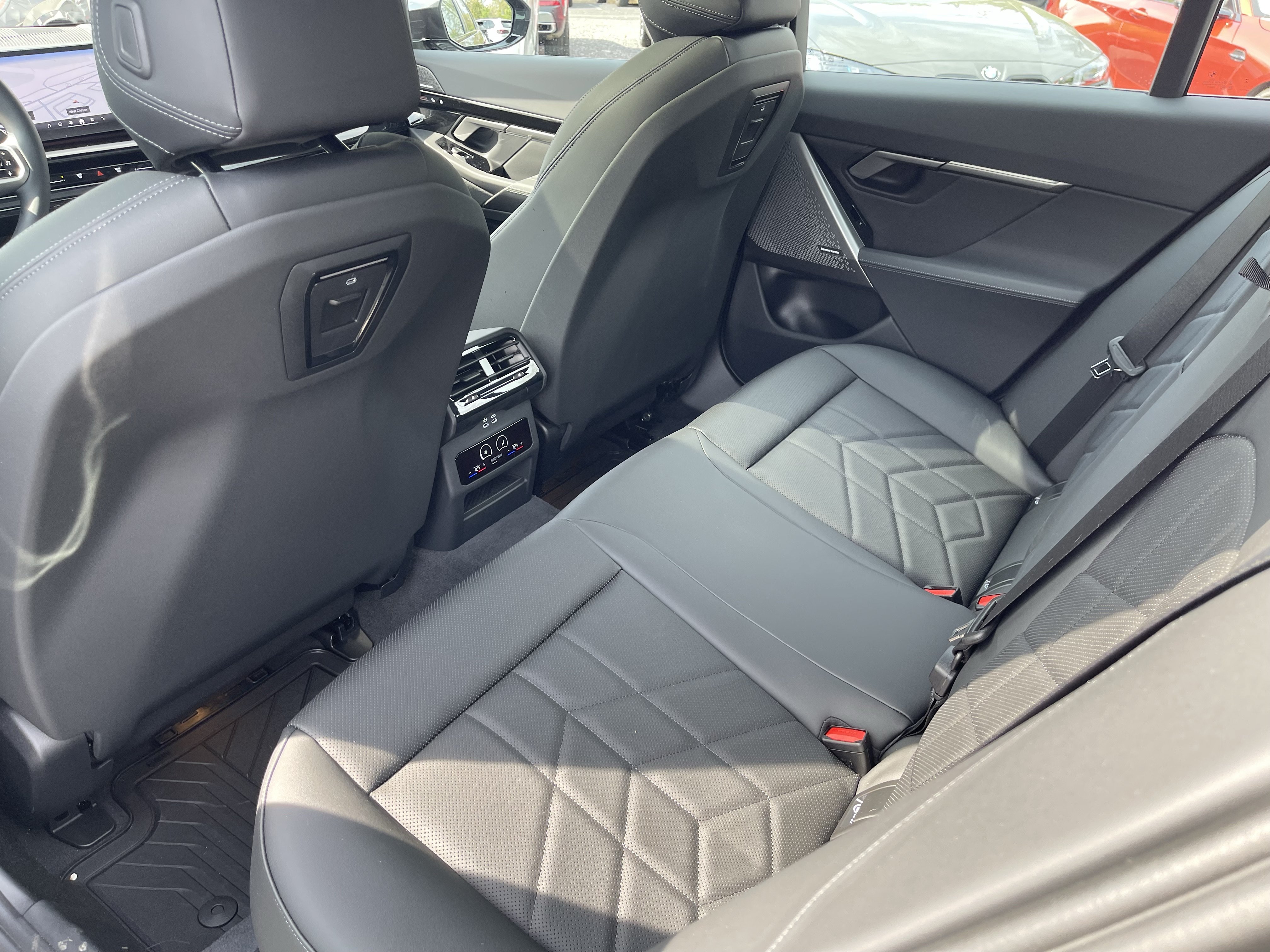 Used 2026 BMW 530i xDrive w/ M Sport Package AWD/4WD image 16