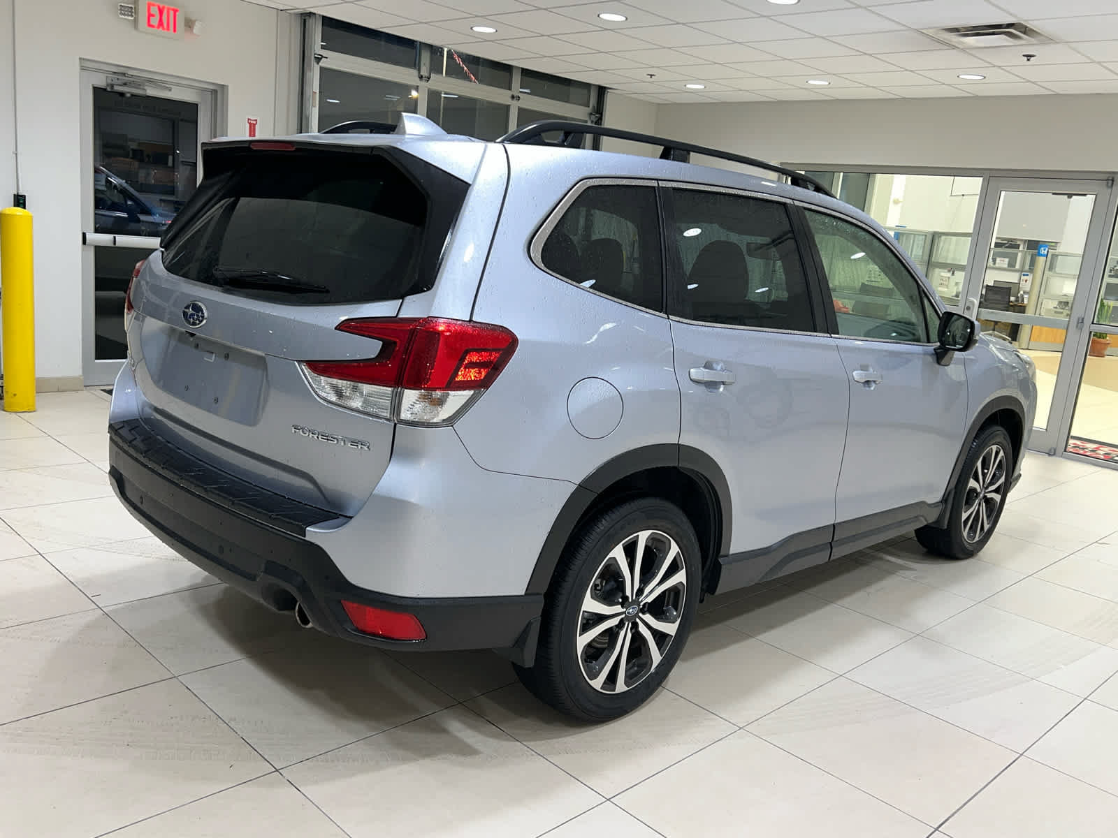 Used 2023 Subaru Forester Limited w/ Popular Package #2 AWD/4WD image 7