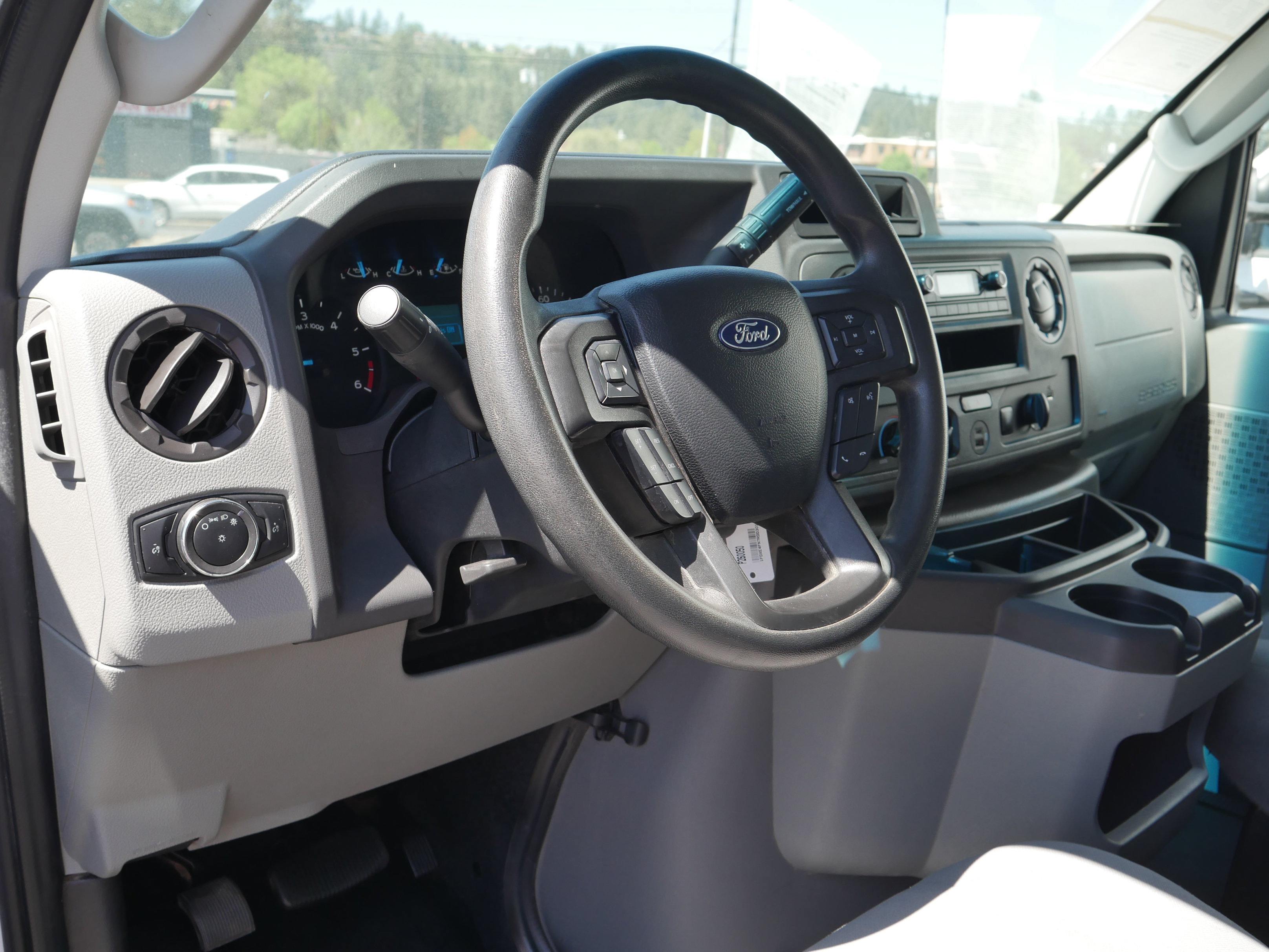 Certified 2024 Ford E-450 and Econoline 450 Super Duty RWD image 4