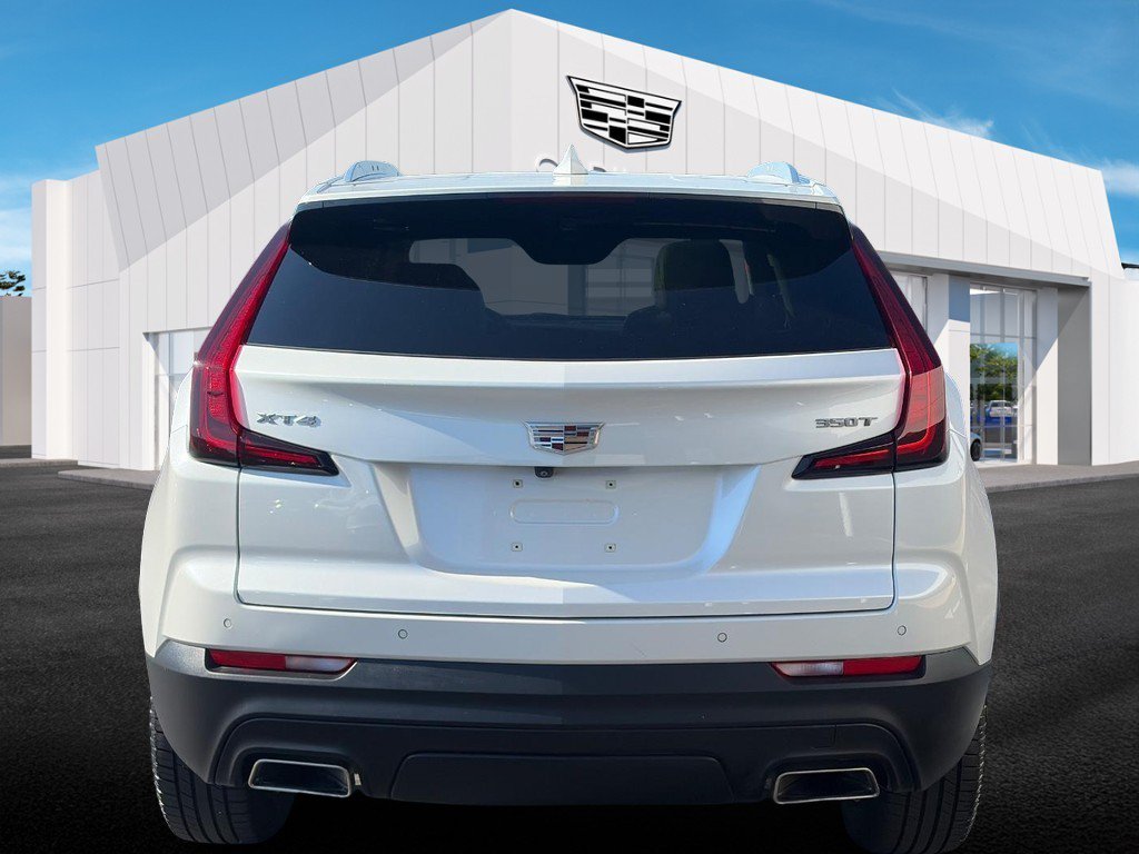 Certified 2022 Cadillac XT4 Luxury w/ Driver Awareness Package FWD image 4