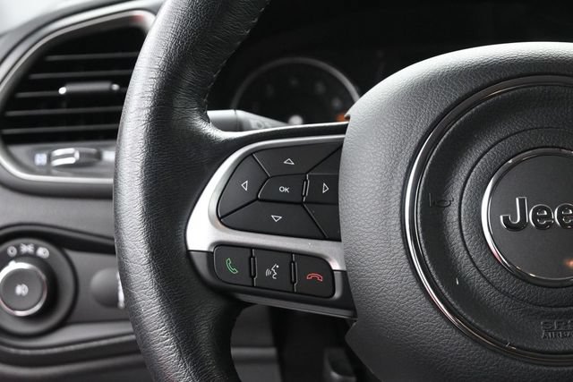 Used 2023 Jeep Renegade Latitude w/ Premium Group AWD/4WD image 28