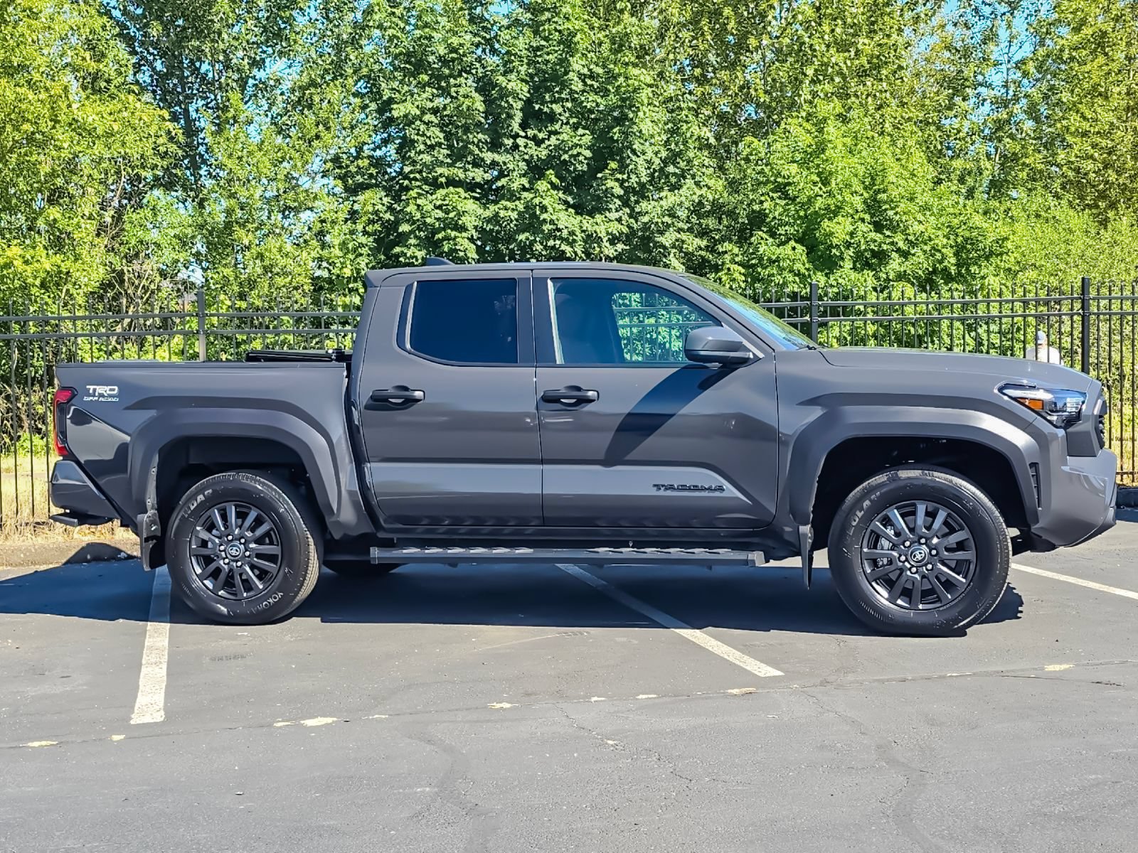 Used 2025 Toyota Tacoma TRD Off-Road AWD/4WD image 2