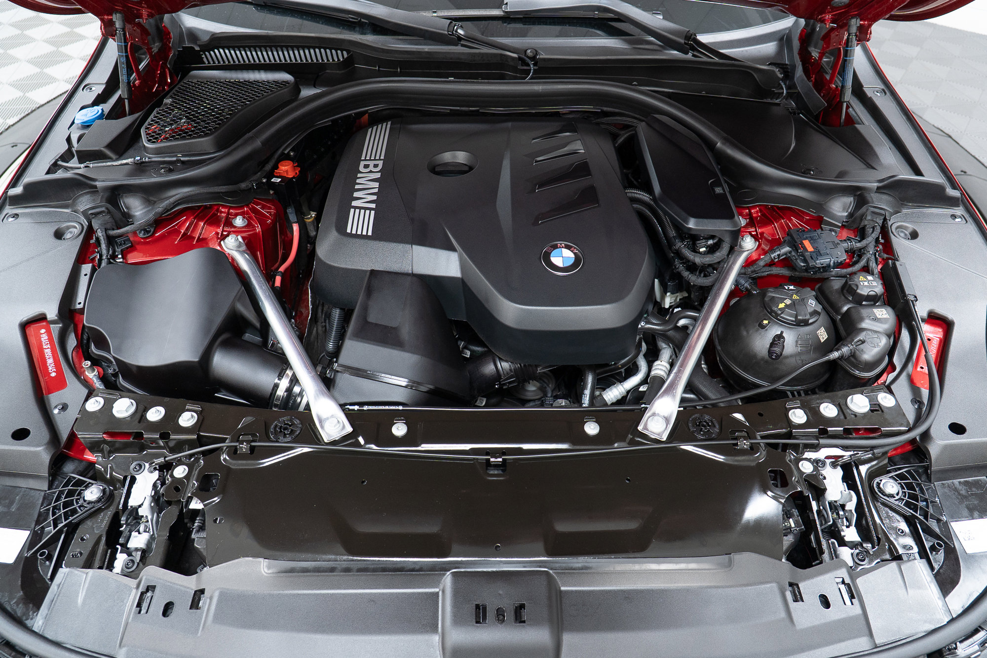 Used 2025 BMW 530i xDrive w/ M Sport Package AWD/4WD image 9