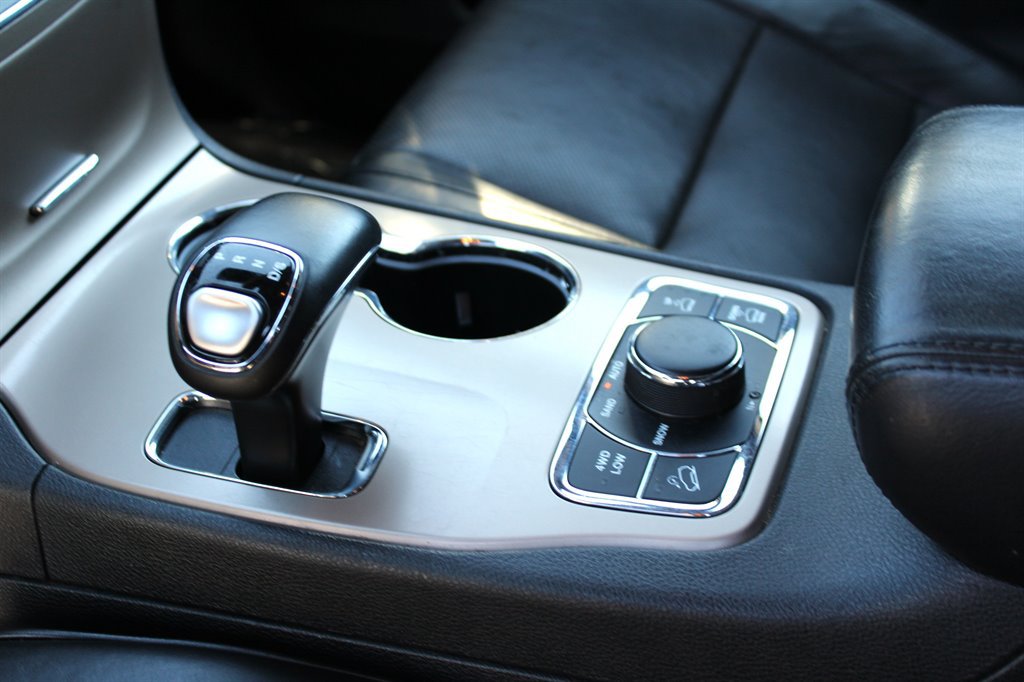 Used 2015 Jeep Grand Cherokee Summit w/ Platinum Series Group AWD/4WD image 35