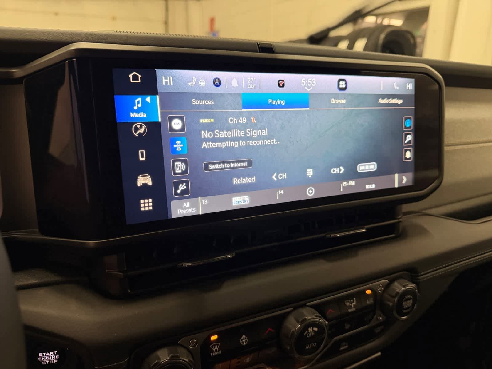 Used 2025 Jeep Wrangler Sahara image 17