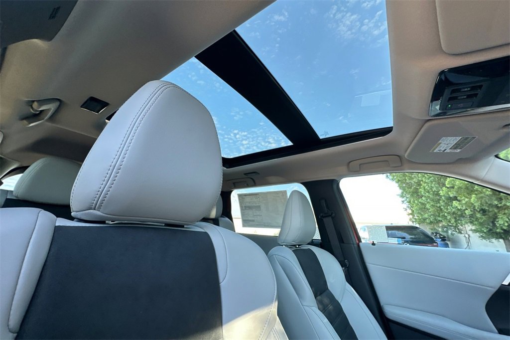 New 2025 Mitsubishi Outlander SE image 17