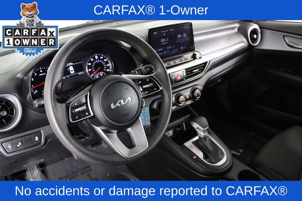 Used 2023 Kia Forte LXS w/ LXS Technology Package image 4
