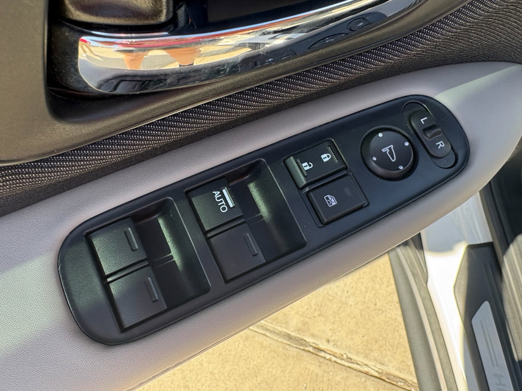 Certified 2022 Honda HR-V LX image 11