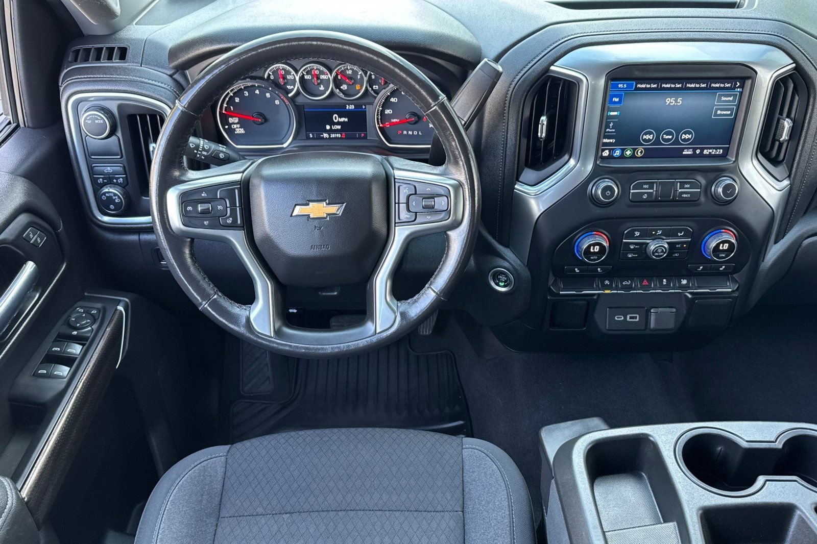 Used 2022 Chevrolet Silverado 1500 LT image 17
