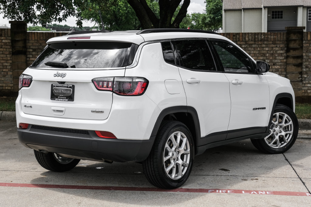 Used 2023 Jeep Compass Latitude AWD/4WD image 15