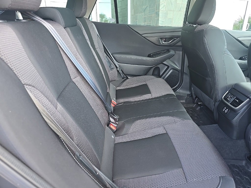 Used 2025 Subaru Outback Premium image 33