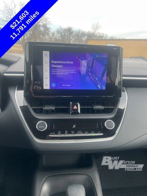 Used 2025 Toyota Corolla LE image 28