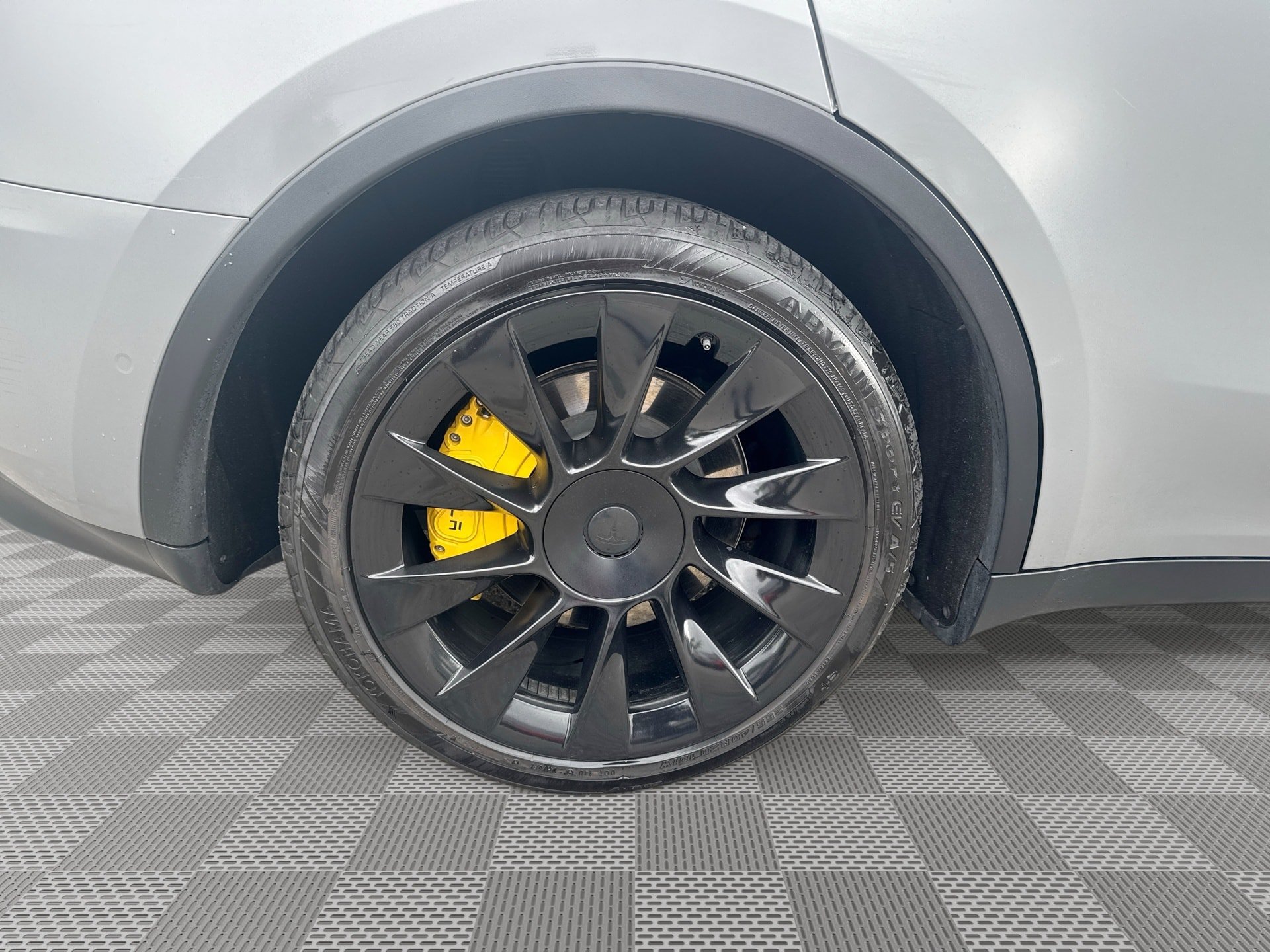 Used 2021 Tesla Model Y Long Range AWD/4WD image 30