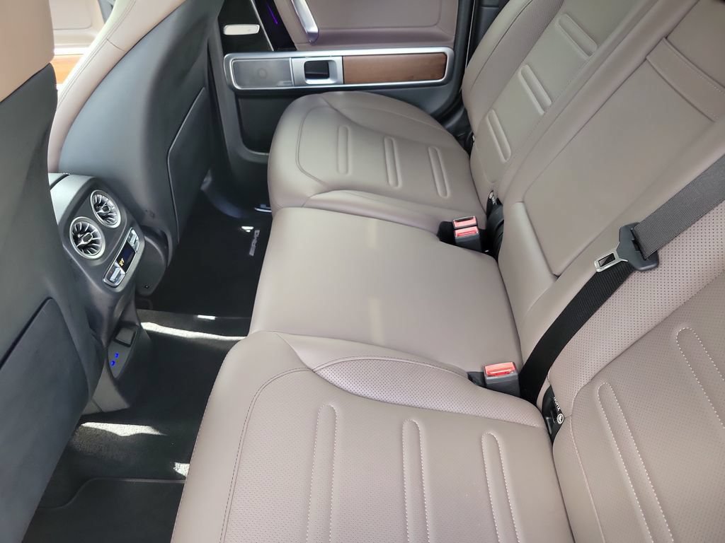 Used 2025 Mercedes-Benz G 550 image 12