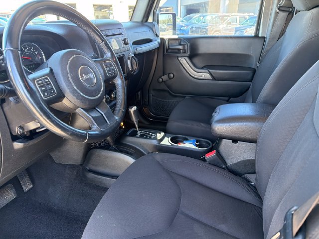 Used 2018 Jeep Wrangler Unlimited Sport w/ Connectivity Group AWD/4WD image 17