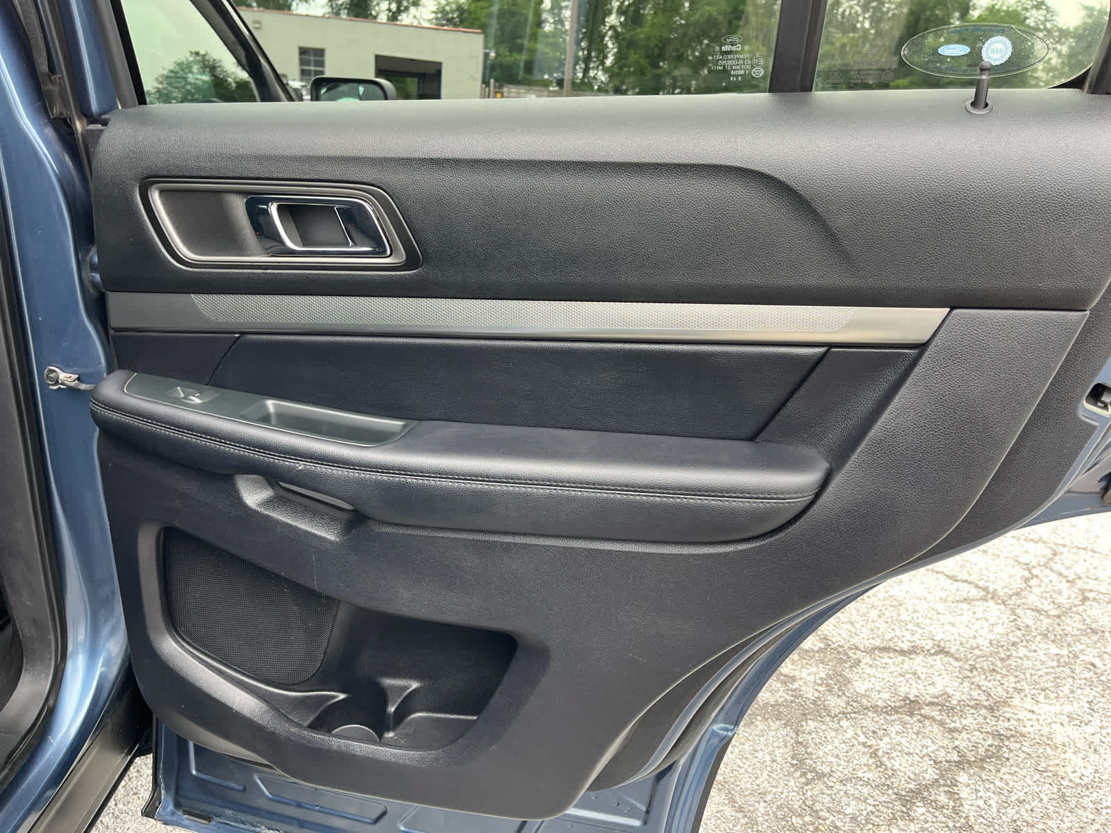 Used 2018 Ford Explorer XLT w/ Equipment Group 201A AWD/4WD image 35