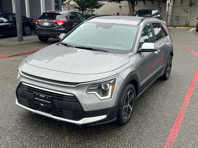 Used 2023 Kia Niro EX image 3