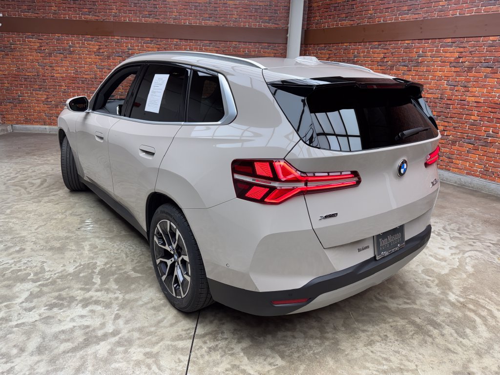 Certified 2025 BMW X3 xDrive30i w/ Premium Package AWD/4WD image 2