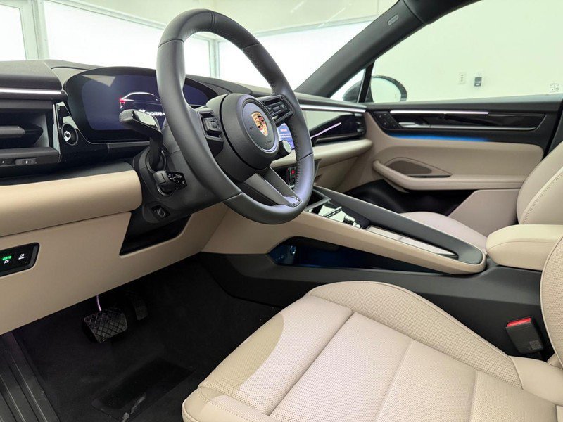 New 2026 Porsche Macan 4 Electric AWD/4WD image 4