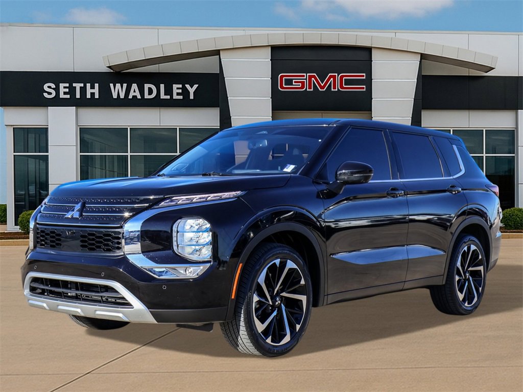 Used 2023 Mitsubishi Outlander SE image 3