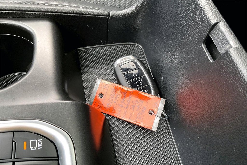 Used 2020 Hyundai Santa Fe Limited image 33