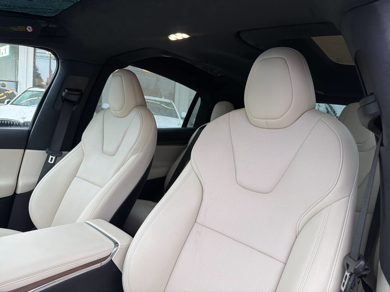 Used 2022 Tesla Model X image 35