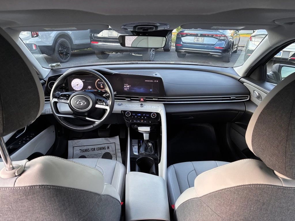 Used 2023 Hyundai Elantra Limited FWD image 14