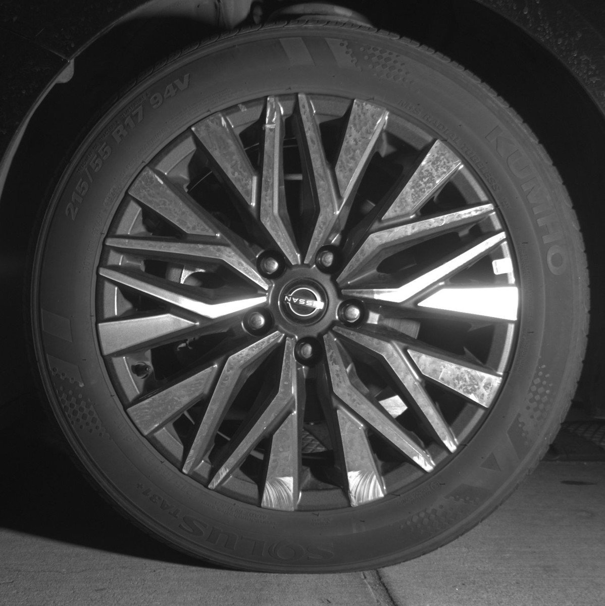 Used 2025 Nissan Altima 2.5 SV FWD image 12