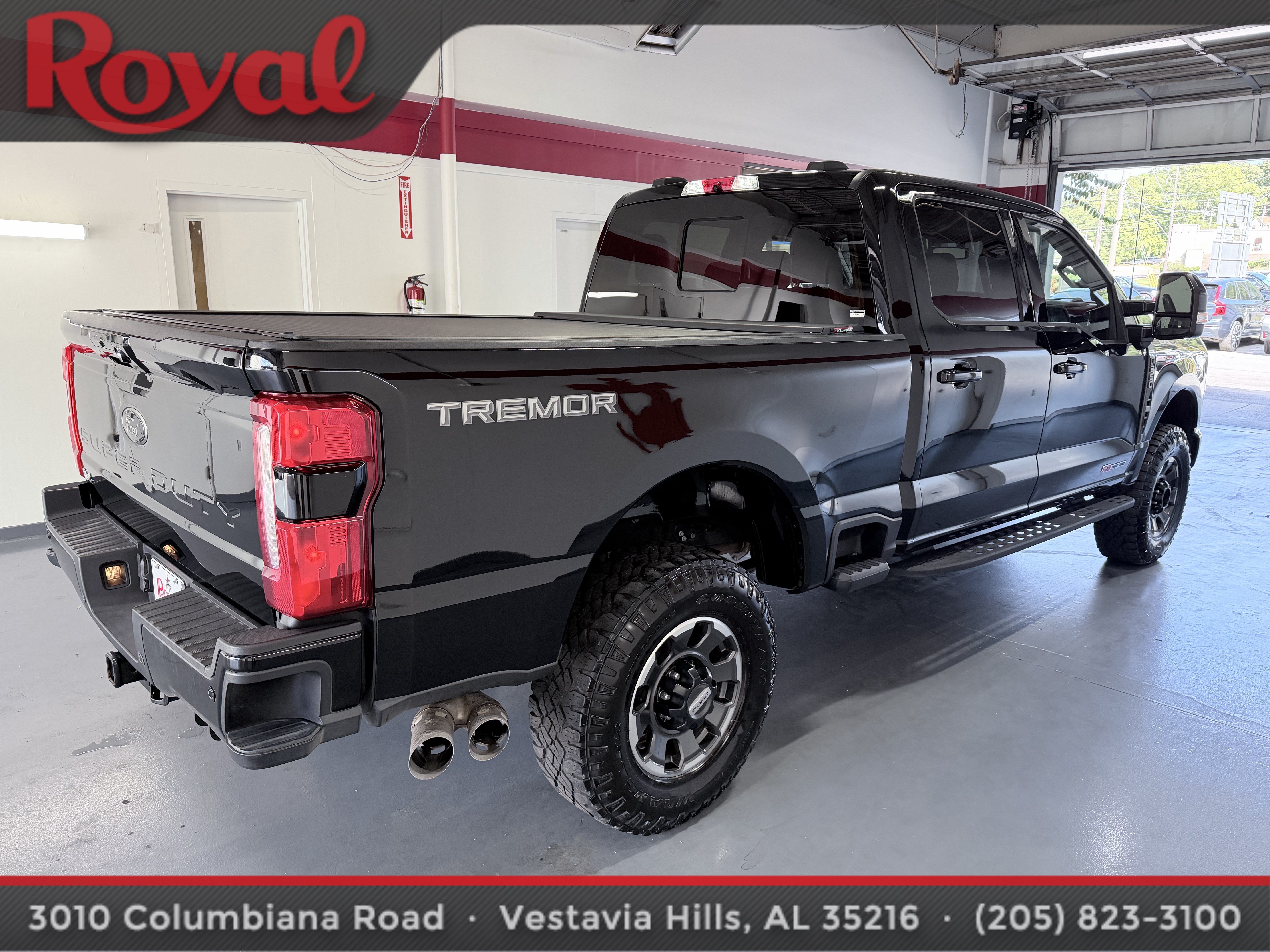 Used 2023 Ford F250 Lariat w/ Lariat Ultimate Package AWD/4WD image 4