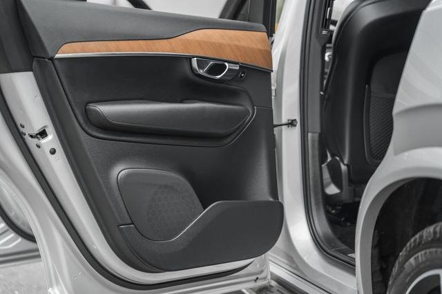 Used 2022 Volvo XC90 T6 Momentum w/ Advanced Package image 39