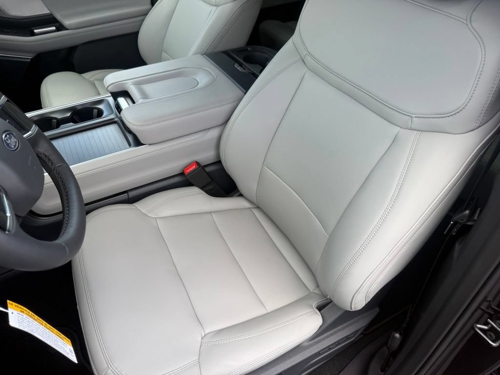 New 2026 Ford Expedition Active AWD/4WD image 15