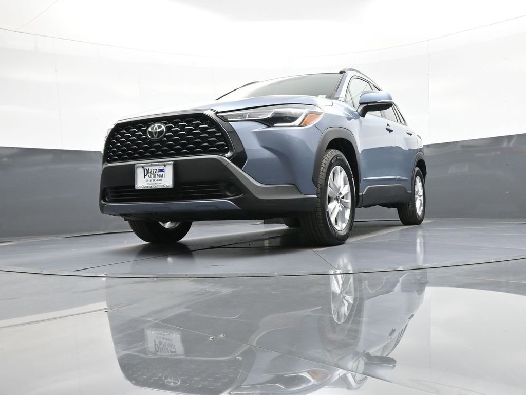 Certified 2022 Toyota Corolla Cross LE AWD/4WD image 25