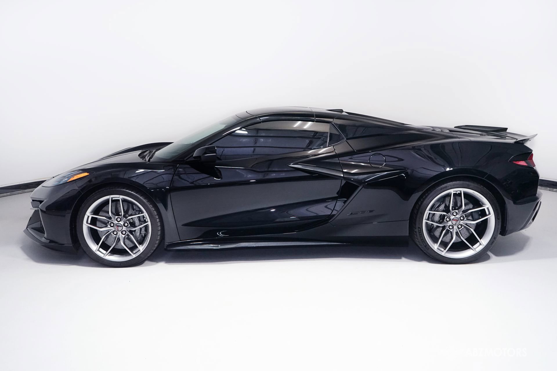 Used 2026 Chevrolet Corvette Z06 w/ Stealth Interior Trim Package RWD image 5