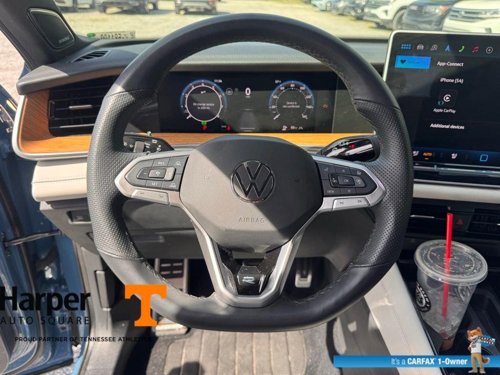 Used 2025 Volkswagen Tiguan SEL R-Line image 16