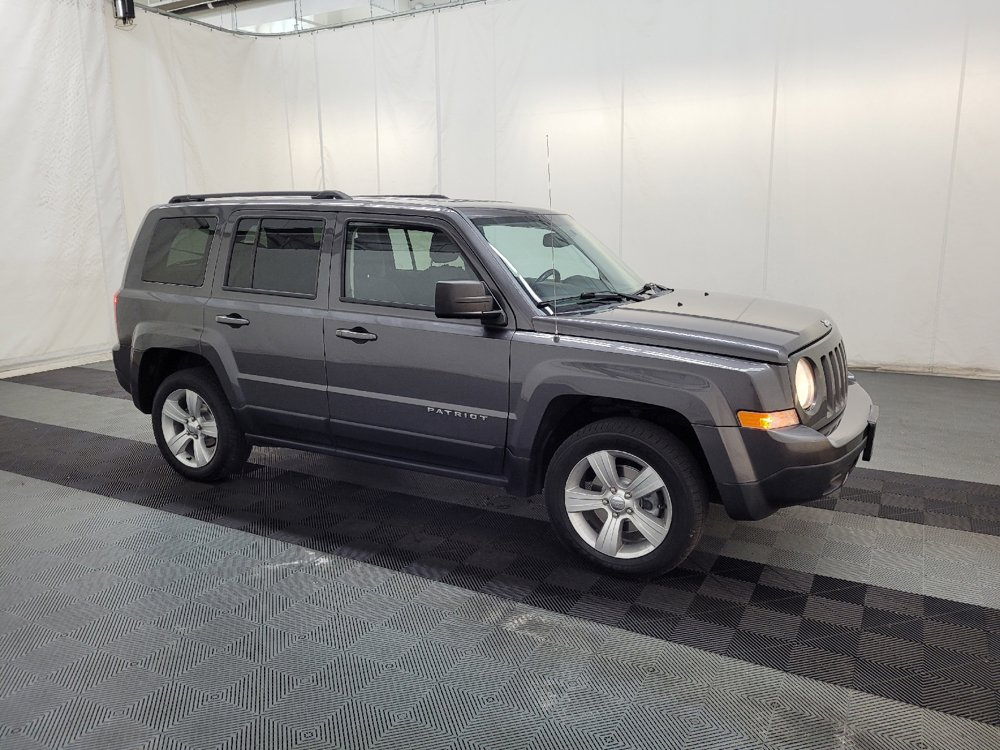 Used 2016 Jeep Patriot Latitude AWD/4WD image 11