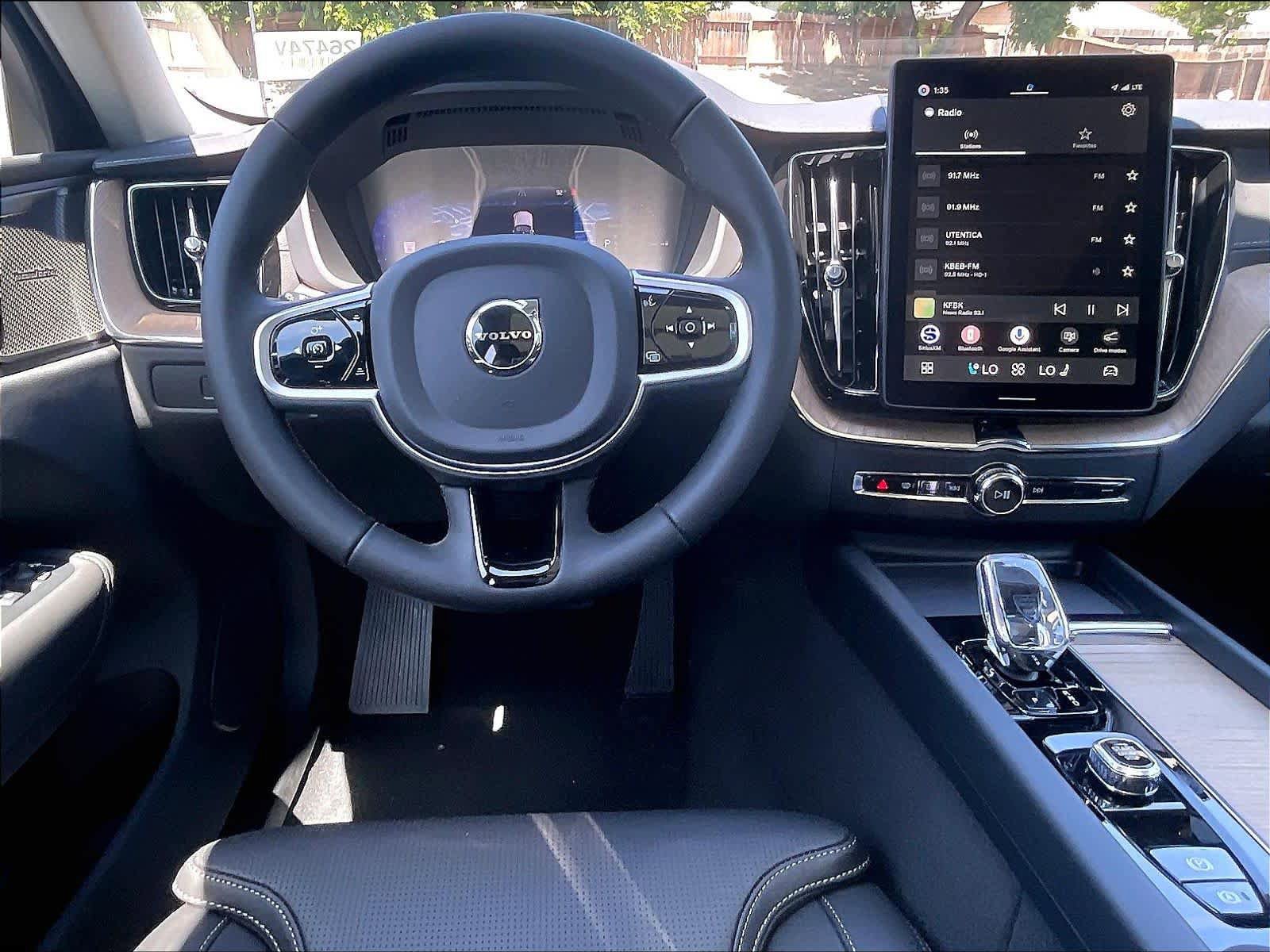 New 2026 Volvo XC60 T8 Ultra w/ Climate Package AWD/4WD image 14